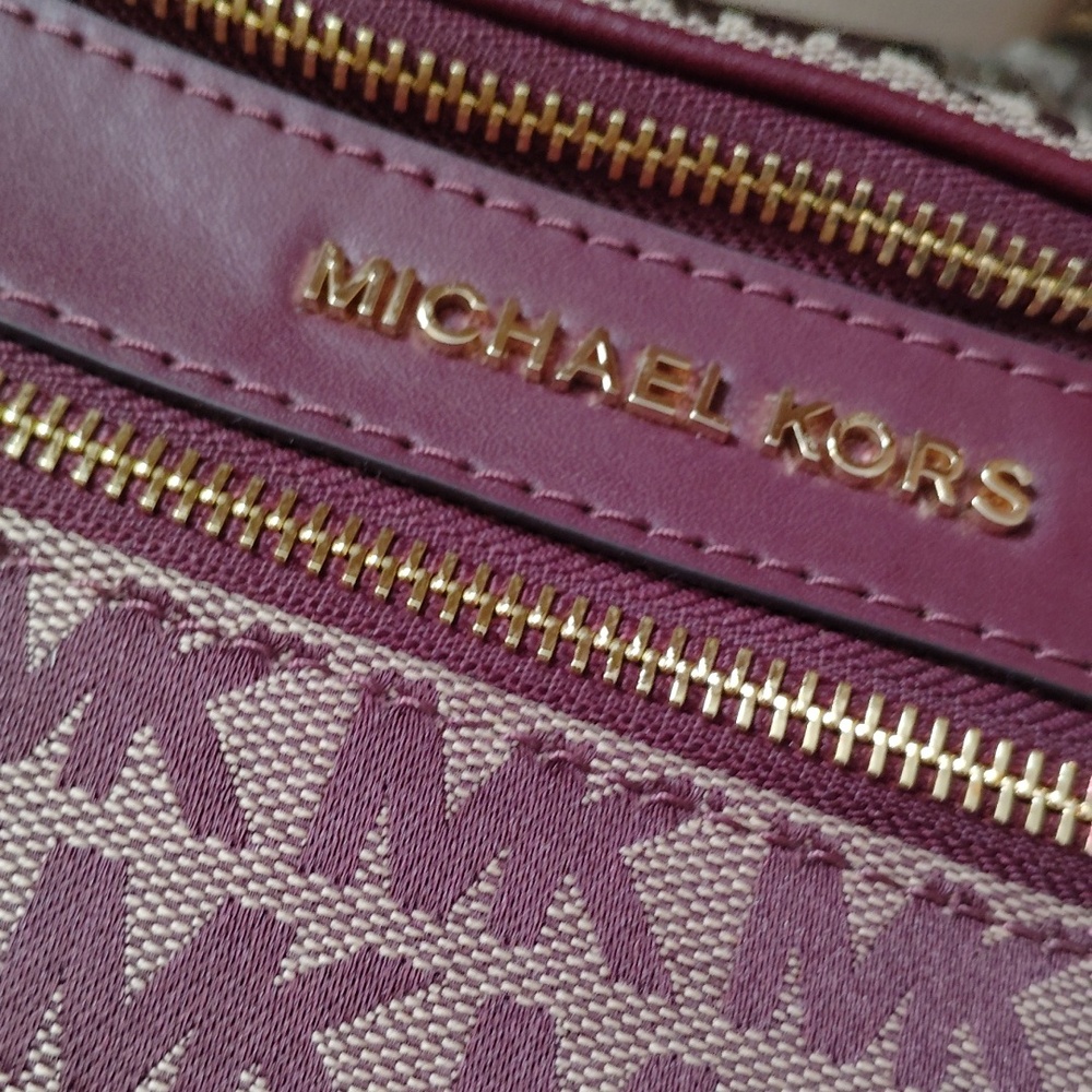 Michael Kors Fanny Pack Bag Waist Pack - Picture 2 of 8